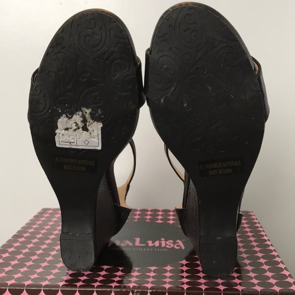 Shoe - Picture 4 of 4